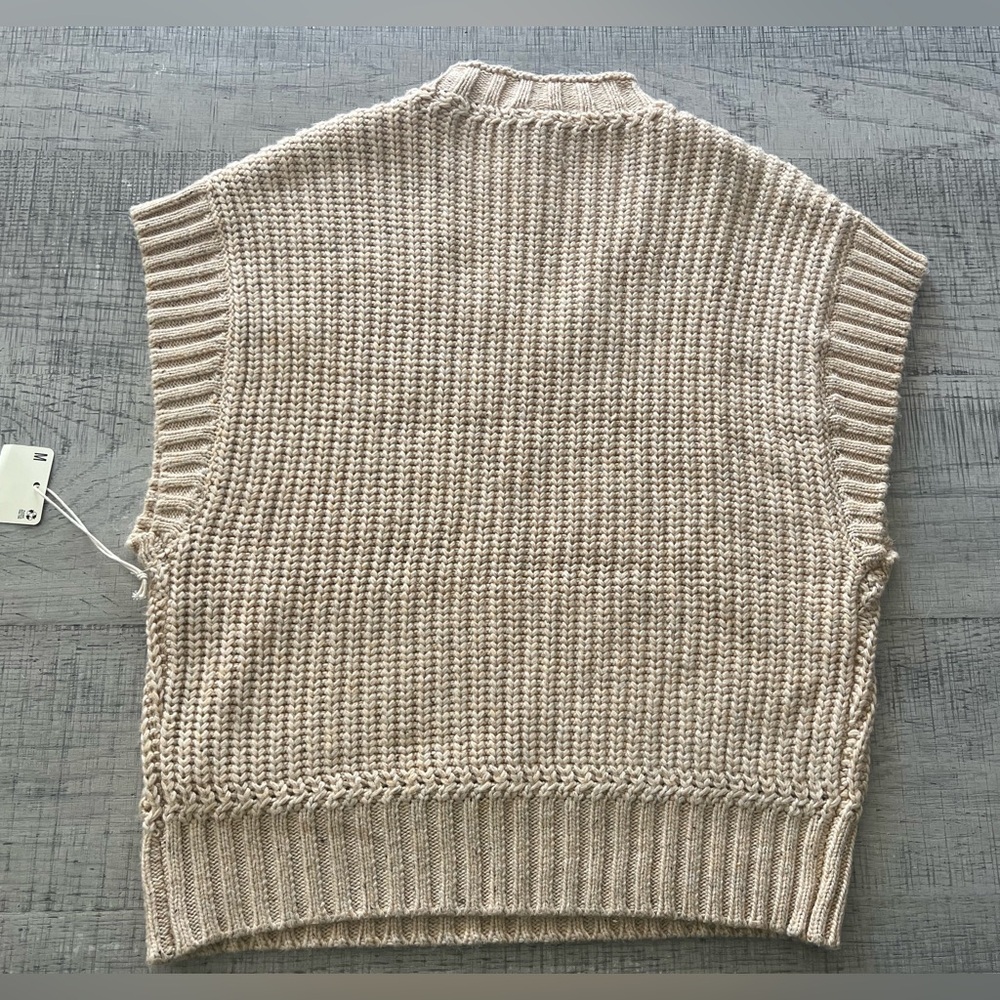 NWT Ana Beige Cable Knit Sleeveless Sweater Size Medium - Picture 3 of 12